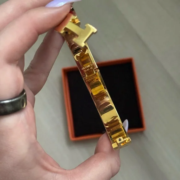 Hermès Clic H Bracelet – Rose Pourpre / Gold Plated – PM Size - Picture 5 of 6